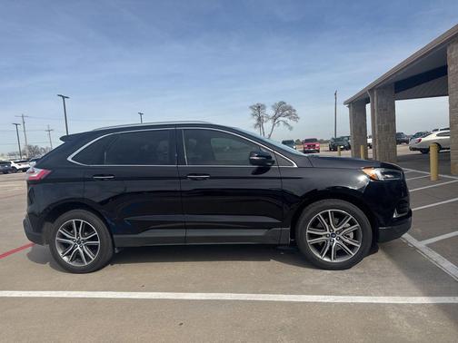 2021 Ford Edge Titanium