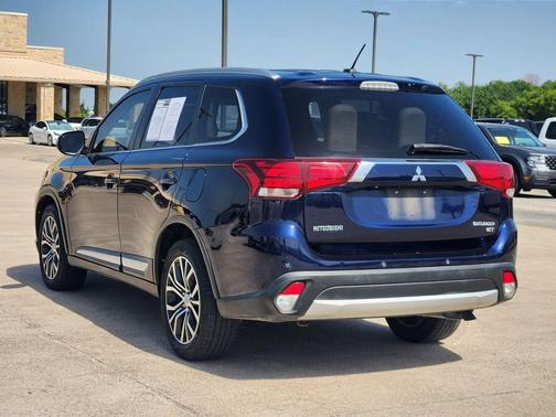 Cosmic Blue Metallic 2016 Mitsubishi Outlander GT