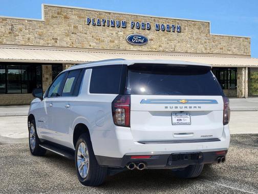 2023 Chevrolet Suburban Premier