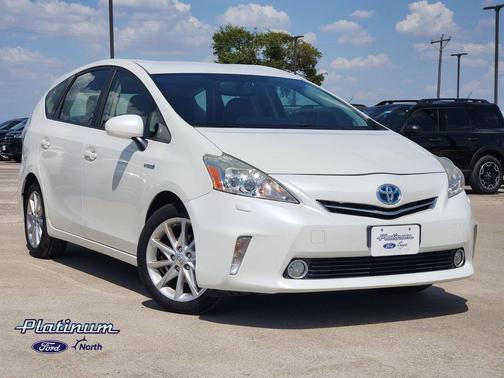 Blizzard Pearl 2014 Toyota Prius v Five