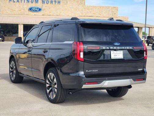 Dark Matter Gray Metallic 2026 Ford Expedition Platinum