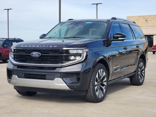 Dark Matter Gray Metallic 2026 Ford Expedition Platinum