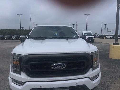 OXFORD WHITE 2022 Ford F-150 XLT