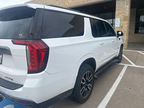 Summit White 2023 GMC Yukon XL 4WD AT4