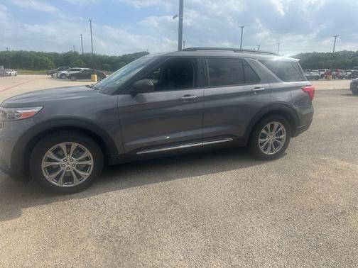 CARBONIZED GRAY METALLIC 2022 Ford Explorer XLT