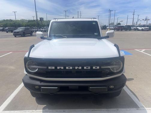 OXFORD WHITE 2025 Ford Bronco Outer Banks
