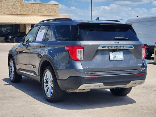 CARBONIZED GRAY METALLIC 2022 Ford Explorer XLT