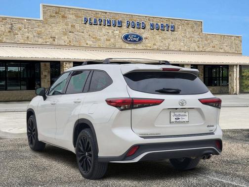 Wind Chill Pearl 2023 Toyota Highlander XSE