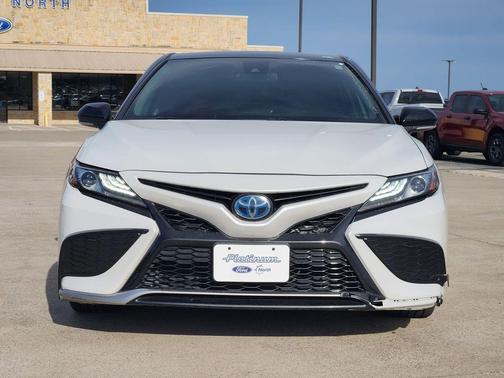 Wind Chill Pearl/Midnight Black Metallic 2021 Toyota Camry XSE