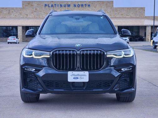 Black Sapphire Metallic 2022 BMW X7 xDrive40i