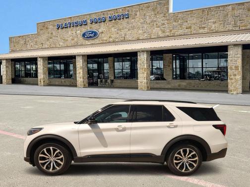 Star White Metallic Tri-Coat 2026 Ford Explorer ST-Line