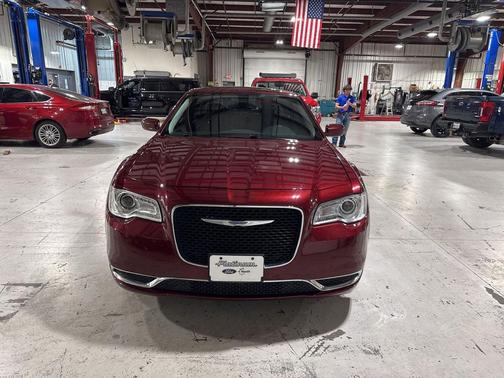 2017 Chrysler 300 Limited
