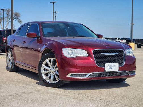 2017 Chrysler 300 Limited