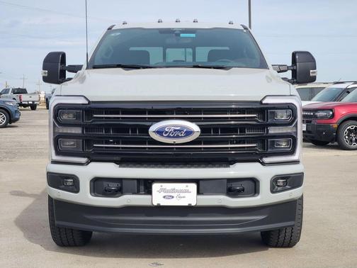 AVALANCHE 2026 Ford F-250 Platinum
