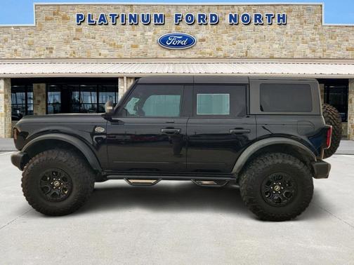 SHADOW BLACK 2023 Ford Bronco Wildtrak