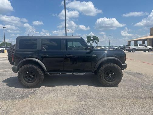 SHADOW BLACK 2023 Ford Bronco Wildtrak