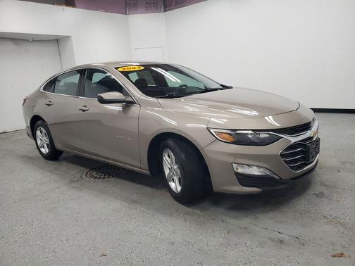 Mineral Gray Metallic 2022 Chevrolet Malibu FWD LT