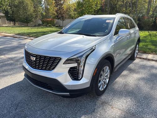2022 Cadillac XT4 Premium Luxury