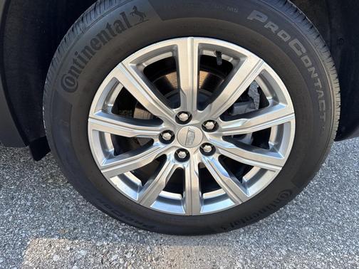 2022 Cadillac XT4 Premium Luxury