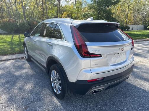 2022 Cadillac XT4 Premium Luxury