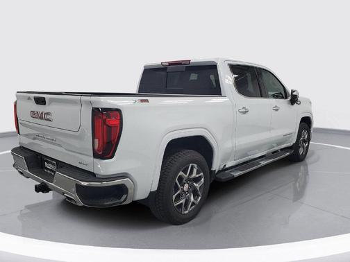Glacier White Tricoat 2026 GMC Sierra 1500 SLT