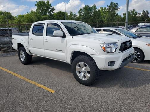 Super White 2021 Toyota Tacoma TRD Sport
