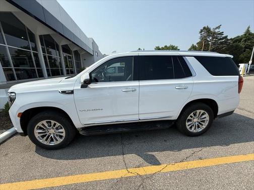 2023 GMC Yukon SLT