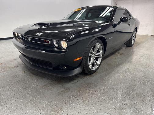 Pitch Black Clearcoat 2022 Dodge Challenger R/T