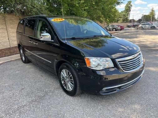 2014 Chrysler Town & Country Touring-L