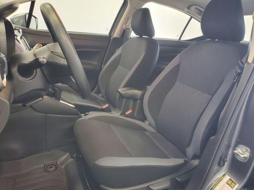Gun Metallic 2023 Nissan Versa 1.6 SV