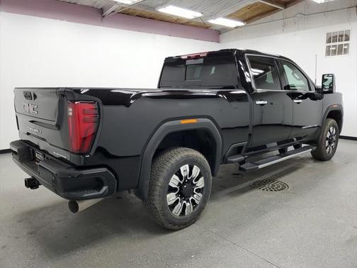 2025 GMC Sierra 2500 Denali