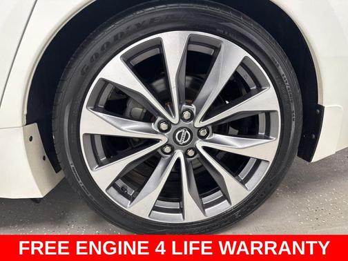 Pearl White Tricoat 2021 Nissan Maxima 3.5 Platinum