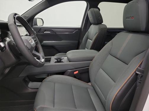 2025 GMC Acadia AWD AT4
