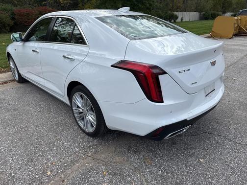 2023 Cadillac CT4 Premium Luxury
