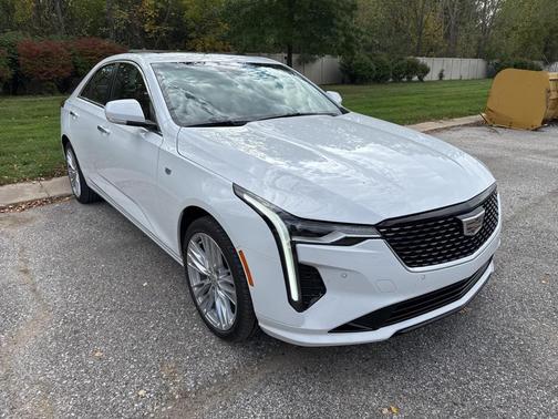 2023 Cadillac CT4 Premium Luxury