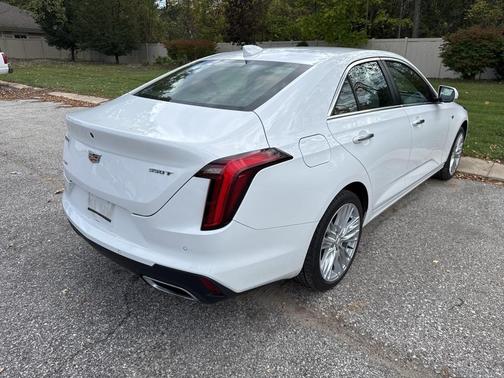 2023 Cadillac CT4 Premium Luxury