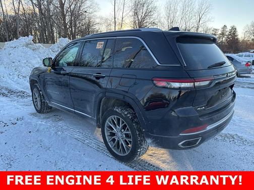 2022 Jeep Grand Cherokee Summit