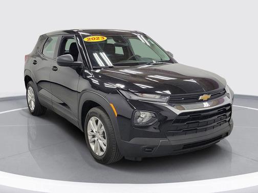Mosaic Black Metallic 2023 Chevrolet Trailblazer LS