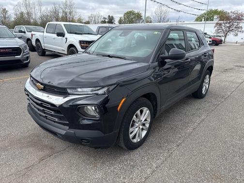 Mosaic Black Metallic 2023 Chevrolet Trailblazer LS