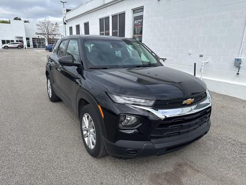 Mosaic Black Metallic 2023 Chevrolet Trailblazer LS