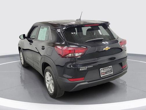 Mosaic Black Metallic 2023 Chevrolet Trailblazer LS