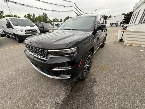 2022 Jeep Grand Cherokee Summit