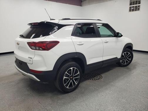 Summit White 2025 Chevrolet Trailblazer LT