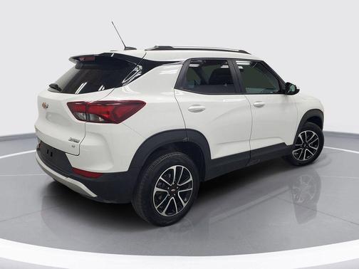 Summit White 2025 Chevrolet Trailblazer LT