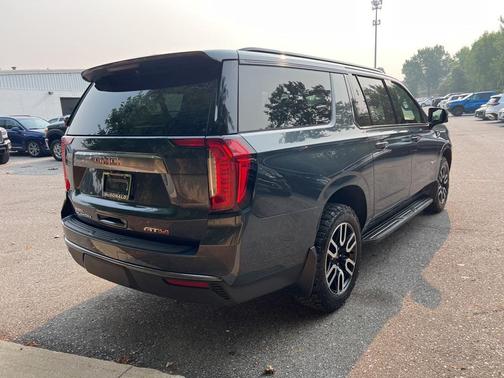 2021 GMC Yukon XL 4WD AT4