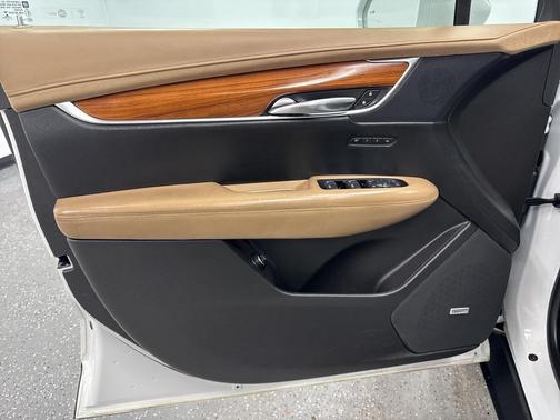 2017 Cadillac XT5 Platinum