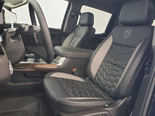 Onyx Black 2026 GMC Sierra 1500 Elevation