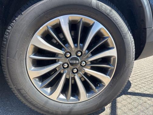 Infinite Black 2021 Lincoln Nautilus Reserve