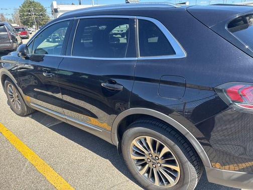 Infinite Black 2021 Lincoln Nautilus Reserve