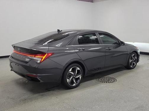 2022 Hyundai ELANTRA Limited